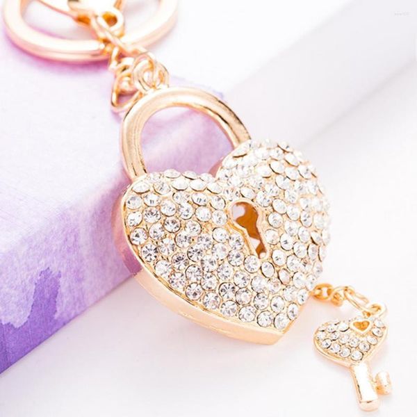 Keychains Shinny Luxury Keychain Faux Crystal Forma de corazón de diez rieles de la aleación de zinc llavero llavero de llave chaqueta colgante colgante joyería