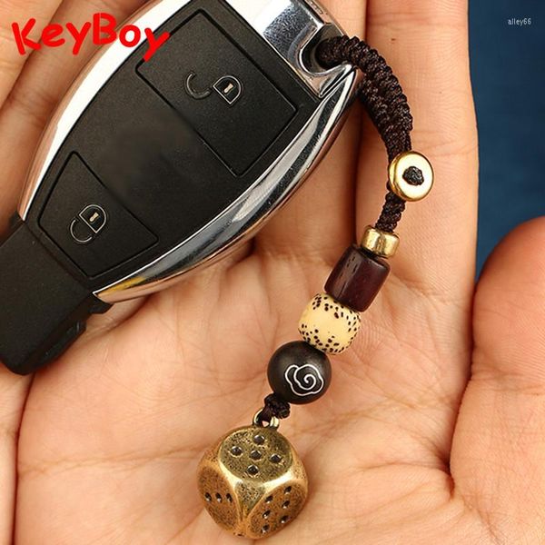 Llaveros dados sólidos llave del coche cuerda cadena colgantes Vintage latón hombres cintura colgante joyería moda llavero de la suerte regalos para amigos