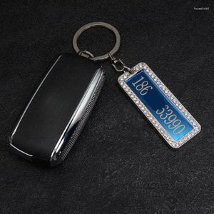 Porte-clés Porte-clés en acier inoxydable pour hommes - Porte-clés de plaque d'immatriculation de voiture classique avec chaîne pendentif gravée au laser