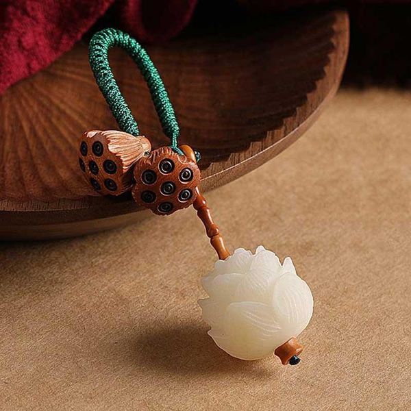 Llaveros Blanco Bodhi Semilla Llavero Con Flor de Loto Colgante Anillo Vintage Mala Yoga Car Holder Espiritualista Budista JewelryKeychains