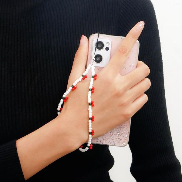 Keychains Beads de arroz blanco Teléfono móvil con cuentas Estilo pastoral Red Cherry Bolsa Linda Decoración colgante Keychain