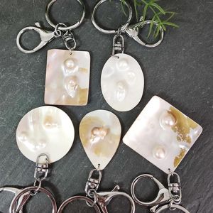 Keychains Shell blanc avec coquille de porte clés perle ronde / rhombus sac de plage de plage charme