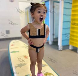 Caki lindo trajes de baño Hipster de alta calidad Girl039s Diseñador de unidades Swimsuits Outdoor Kids Luxury Fabric Kids Wear Plus S4789461