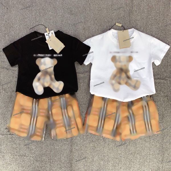 Conjuntos de ropa para niños Patrón de letras Boy Girl Chándal Verano Manga corta Top Camisetas Pantalones cortos Conjuntos Diseñador de lujo Camisetas Tops Pantalones cortos Niños Sportsuits White Top Brand 2024