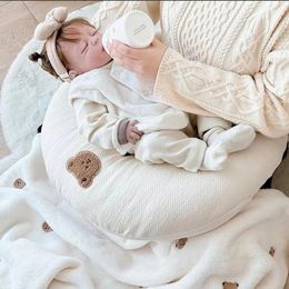 Gamin mignon oreiller lune forme détachable somnolent somnifères en tête pour le concept de bébé de conception de bébé conception décorative d'allaitement maternel 240315