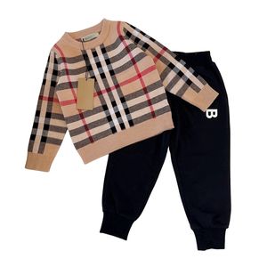 Pull de créateur pour enfants ensembles deux pièces de bébé vêtements pour enfants pulls pantalon à manches longues faces de luxe Top Top chaud et confortable taille 100 cm-150cm A03