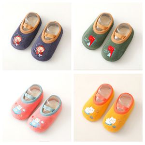 Kid prewalker groene babyschoenen babyschoenen antislip sokken pasgeboren warme wieg vloerschoenen rubberen zool voor kind jongen peuter voet meisje baby mode schoen eerste wandelaars