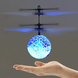 Kid Fly Ball Mini RC Drone Toys Creative Enfants Hélicoptère Electronic Induction induction Aircraft Toy Boy Birthday Gift 240417