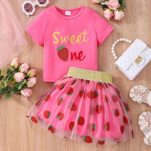 Girl girl vêtements girls dessin anoon Summer Strawberry Letter T-shirt + jupes 2pcs ensembles bébé tenue cool mode fille mode pour 1-8y l2405 l2405 l2405