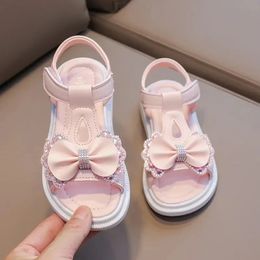 Kid Shoe Girl Soft Soles Casual Fashionable Princess Shoes Water Diamond Beach Bow -vormige sandalen Y240420