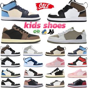 Kids 1s basketbal peutersneakers Mid Youth jongens meisjes Jumpma 1 Kid Designer schoenen Childrens University blauwe sneakers Patent Bred Chicago outdoorschoenen