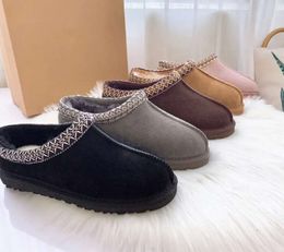 Enfants Garçon Fille Enfants Tasman Pantoufles Bottes En Peau De Mouton En Peluche Fourrure Garder Au Chaud Avec Carte Dustbag Cheville Doux Confortable Chaussures Occasionnelles Belle jko