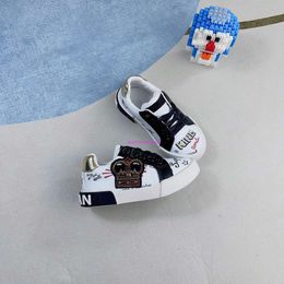 kindermerk designer skateboardschoenen Kinderen bedrukt geborduurd zacht leer peuterjongen en meisje Graffiti sneaker