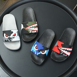 Zapatillas de tiburón de dibujos animados para niños Sandalias de verano para niños Zapatos de playa planos antideslizantes para bebés Zapatilla de natación para niños pequeños Chanclas de baño para niñas C1008