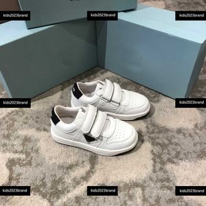 Kindercasual schoen Kind sneakers jongens en meisjes kunnen worden gebruikt nieuwe lijstbox verpakking rubber veer kinderen maat 26-35