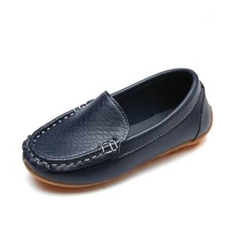 Chaussures décontractées pour enfants couleurs de bonbons unisexes garçons filles molles douces à glissière PU en cuir chaussures pour enfants taille 21-38 moccasin 240411