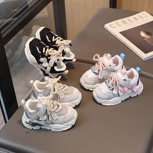 Kinderen Casual sneakers voor jongensmeisjes Soft Bottom Lichtgewicht Kinderen platte schoenen gaas schoenen ademende sport lopen 82