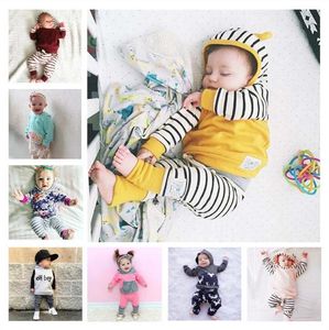 Ropa para niños Traje a rayas de flores para niños Conjuntos de ropa para niñas bebés Camisa floral para niños pequeños Pantalones Traje Tops Sudaderas con capucha Trajes de boutique infantil B5251