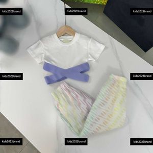 Kinderkleding Kind Pyjama Sets Baby broek met zakken 2pcs T-shirt en kleurrijke letter Gedrukte broek Fashion Designer Tracksuit