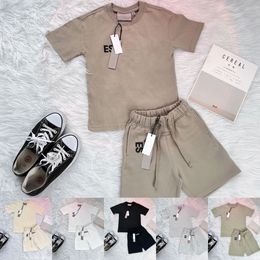 vêtements pour enfants ensembles essentiels de créateurs garçons décontractés bébé ess survêtements enfant filles tout-petits t-shirts shorts pull pour nourrissons pantalons pour enfants t-shirts noirs