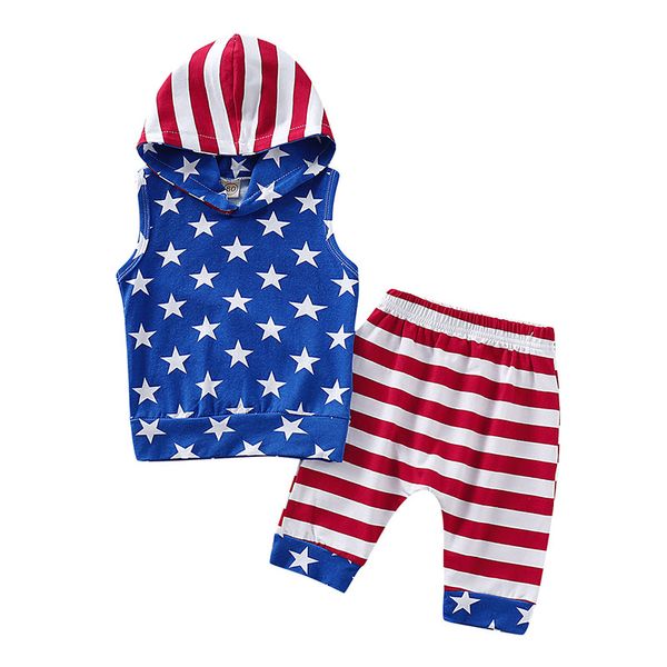 Conjuntos de ropa para niños 2019 Ropa de verano para bebés Bandera estadounidense Estampado de rayas de estrellas para niños Trajes Moda con capucha Top + Pantalones cortos Trajes para niños C6467