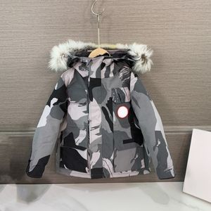 Kinderjas jas Kid Kleed Down Coats Baby kleren met badge Designer Hooded 2022 Dikke Warm Out -Weer Girl Boy Girls Outerwear Classic Parkas 100% Wolf Furk Collar