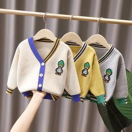 vêtements de créateurs pour enfants Cartoon canard Cardigan bébé garçon fille Pulls V-Neck tricots Jumper enfants manteau B118