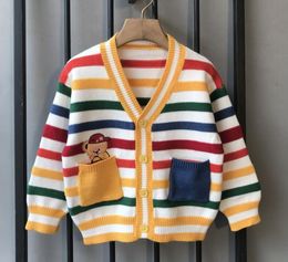 ropa de diseñador para niños niña niño Suéteres Cárdigan oso de bolsillo de dibujos animados Rayas de colores prendas de punto Jumper abrigo para niños
