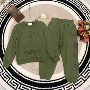 Vêtements de marque pour enfants Survêtements bébé costume d'automne Taille 100-150 CM 2pcs Lettre imprimée pull et pantalon à col rond solide Aug30