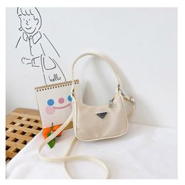 Kids Designer Handtassen Tassen nylon Meisjes Brief Prinses Messenger Kinderen Een Schouder Accessoires Portemonnee Handtas Vrouwen Mini Tas