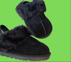 Zapatillas de diseño para niños Diapositivas Sandalias de invierno Zapatilla de lana Diapositiva ahora Mocasines Scuffs Felpa Goma Interior clásico antideslizante niños gir3910334