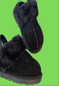 Zapatillas de diseño para niños Diapositivas Sandalias de invierno Zapatilla de lana Diapositiva ahora Mocasines Scuffs Felpa Goma Interior clásico antideslizante niños gir2809322