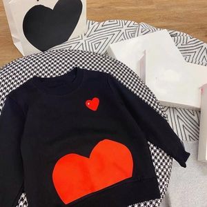 Kinderontwerper Sweaters Baby Sweaters Peuter Doels Druivert 2023 Liefdesvorm Warm Fasion Designers Pullovers Jumper 100% katoen Wit Zwart Rode 23 Stijlen