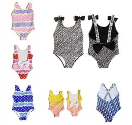 Kinderontwerper Swimwear Bodysuits Home Textielbrief Gedrukt één stuk meisjes zwempakken Beach Bikinis Children Bathing Suits8478673