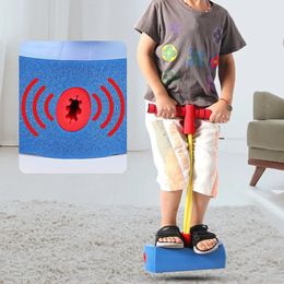 Kinderkikker springspeelgoed met muziekschuim Pogo stick jumperapparatuur stuiteren sensorisch speelgoed lang en hoog balanstrainer voor kinderen 231221
