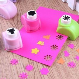 Juegos para niños, sellos, materiales hechos a mano, dispositivo de grabado pequeño, producción de tarjetas para niños, dispositivo de perforación de flores, juguete DIY 1212