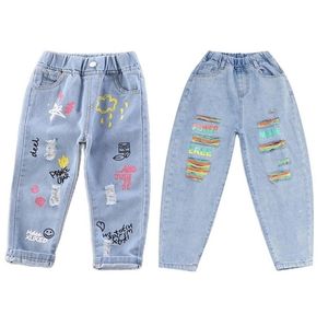 Kinderen meisje jeans bloemen cartoon lange broek lente herfst graffiti schilderij print casual broek met gat JYF 220222331m6413045