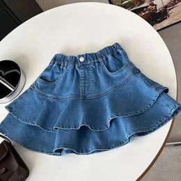 Kindermeisjes denim korte rokken gegolfde cake rokken aankomst kinderen prinses casual rok Koreaanse stijl schattige katoenen rok 240329