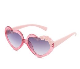 Lunettes de soleil en forme de cœur pour enfants, Anti-UV, à la mode, protection solaire à fleurs, scintillantes, monture transparente, cadeau