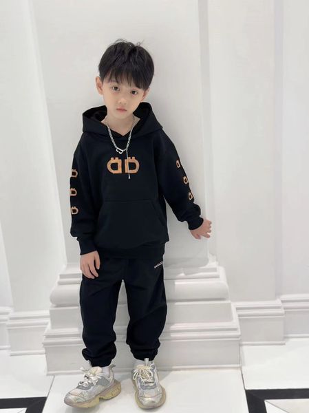 Niños Hoddies Wave Diseñador Carta Impreso Sudaderas Niños pequeños Jersey Ropa Al aire libre Cola Suéter con capucha Jóvenes Niñas Rayas Tops sueltos Negro Rojo Ropa