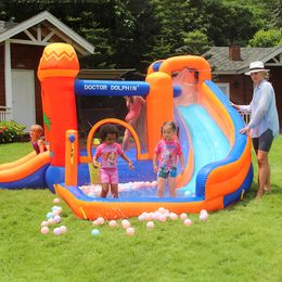 Parc gonflable pour enfants avec toboggan aquatique, maison de jeux avec piscine, château sautant, jeu humide et sec pour jeux en plein air, fête d'été, cour, jardin, jeu amusant sur le thème du bateau pirate