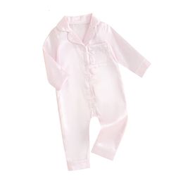 Kids Jumpsuit PyjamaS Solid Color Knop Lange mouwen Rompers broek voor meisjes jongens loungewear slaapkleding 240325
