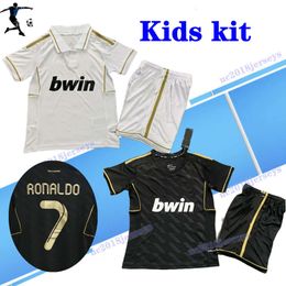 Kit para niños 2011 2012 Camisetas de fútbol retro 3.º parche completo negro # 7 Raúl # 23 Beckham v.NISTELROOY Manga corta 11 12 Uniformes de camiseta de fútbol local