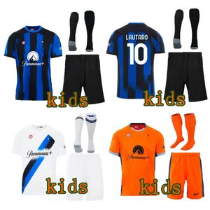 Kits pour enfants 2023 2024 Jerseys de football Lukaku Barella Lautaro Eriksen inters Dzeko Correa S Uniformes vidal 23 24 Football Shirt