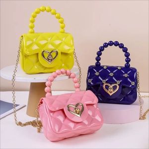 Enfants Mini couleur bonbon perle chaîne poignée sac de messager femmes en cuir PU élégant amour coeur petite épaule bandoulière sac à main cadeau 240115