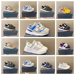 Kinderen Nieuwste Designer Schoenen Casual Klassieke Merk Hardloopsneakers Core Outdoor Jongens Meisjes Zuigelingen Ademende Schoenen Grijs Blauw Sport Trainers Baby Kid Schoenmaten