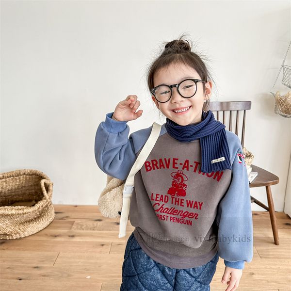 Sweat-shirt brodé de pingouin pour enfants, garçons et filles, lettre de dessin animé imprimée, pull à manches longues, automne hiver, chemise chaude en velours pour enfants Z5824