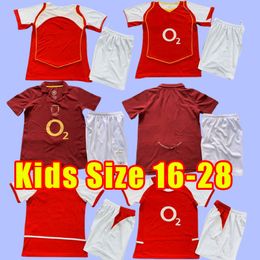 Enfants Rétro HIGHBURY SOCCER JERSEYS PIRES HENRY REYES Rétro JERSEY BERGKAMP ADAMS 02 04 05 06 2002 2004 2005 2006 2003 taille enfant 16-28