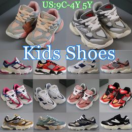 Hardloopschoenen voor kinderen 9060 Peutersneakers 4Y 5Y Sportschoenen Meisjes Jongens Hardloopschoen Designer jeugd Runner ademend Zeezout Wit Arctisch Grijs Kwarts Regen Wolk Bakstenen