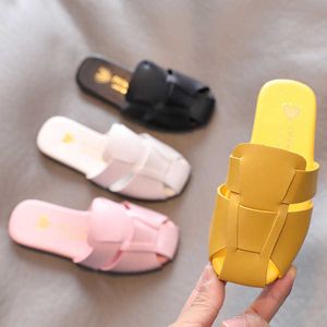 Kids s Weave Leather Shoes Girls Princess Sheos Mules Cover Toe Slides Chidlren Home Slipper Zapato de interior Blanco Negro 0203